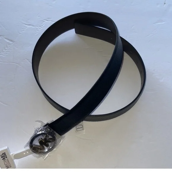 MICHAEL KORS MK Logo Twist Reversible Genuine LEATHER Black & Brown Belt.NWT
